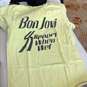 VINTAGE BAND TEE BON JOVI  Yellow T-Shirt SIZE SMALL
